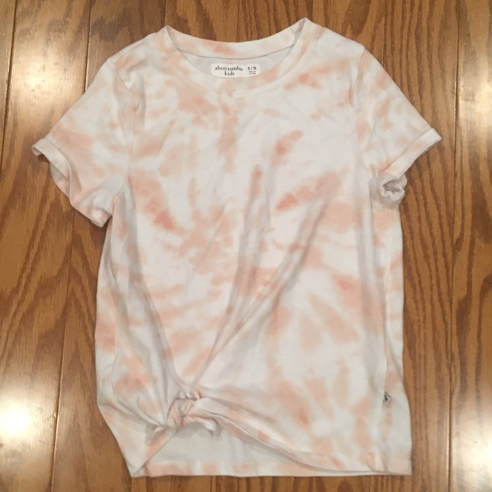 Pink and with tie tie dye shirt and knot